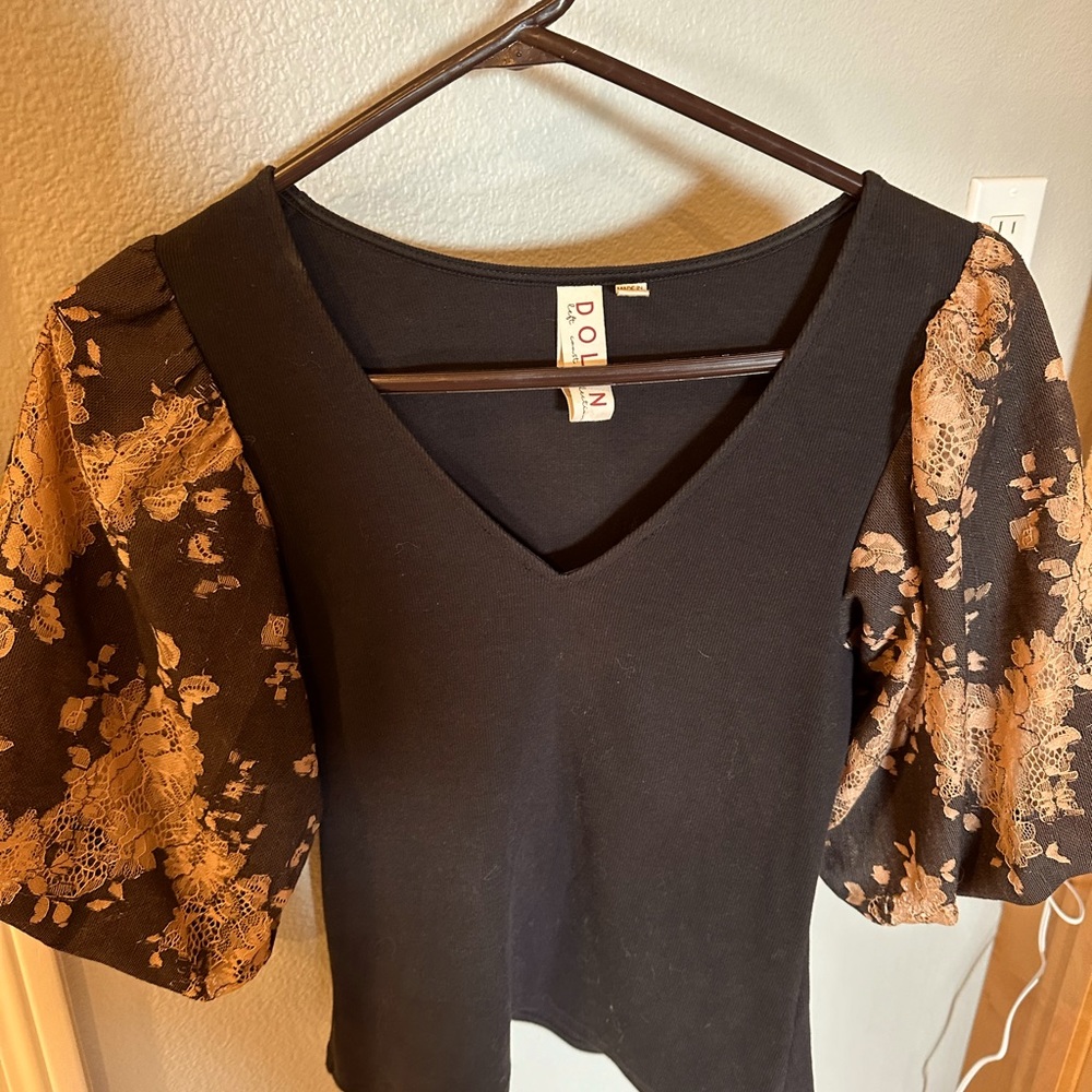 Dolan puffy sleeve top